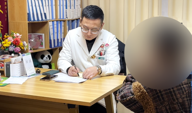 棕南医者张宇飞：仁心医术，点亮精神心理健康之光_成都棕南医院_成都精神病医院